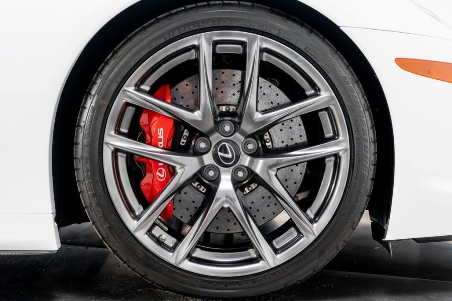 Колеса Lexus LF-A (108) 2012 года  (фото 4 из 34)